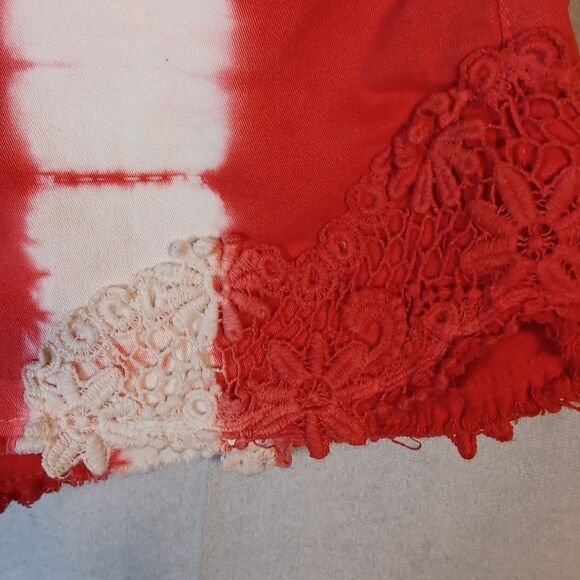 Red and White Tie-Dye Jean Shorts - Picture 4 of 5